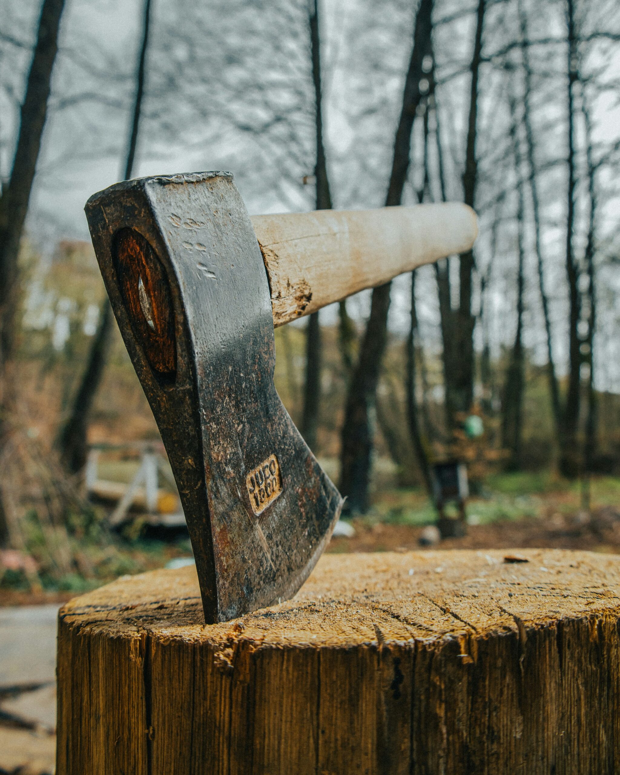 Essential Axe Throwing Range Safety Tips